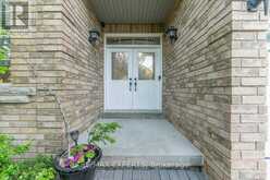 110 VELMAR DRIVE | Vaughan Ontario | Slide Image Three