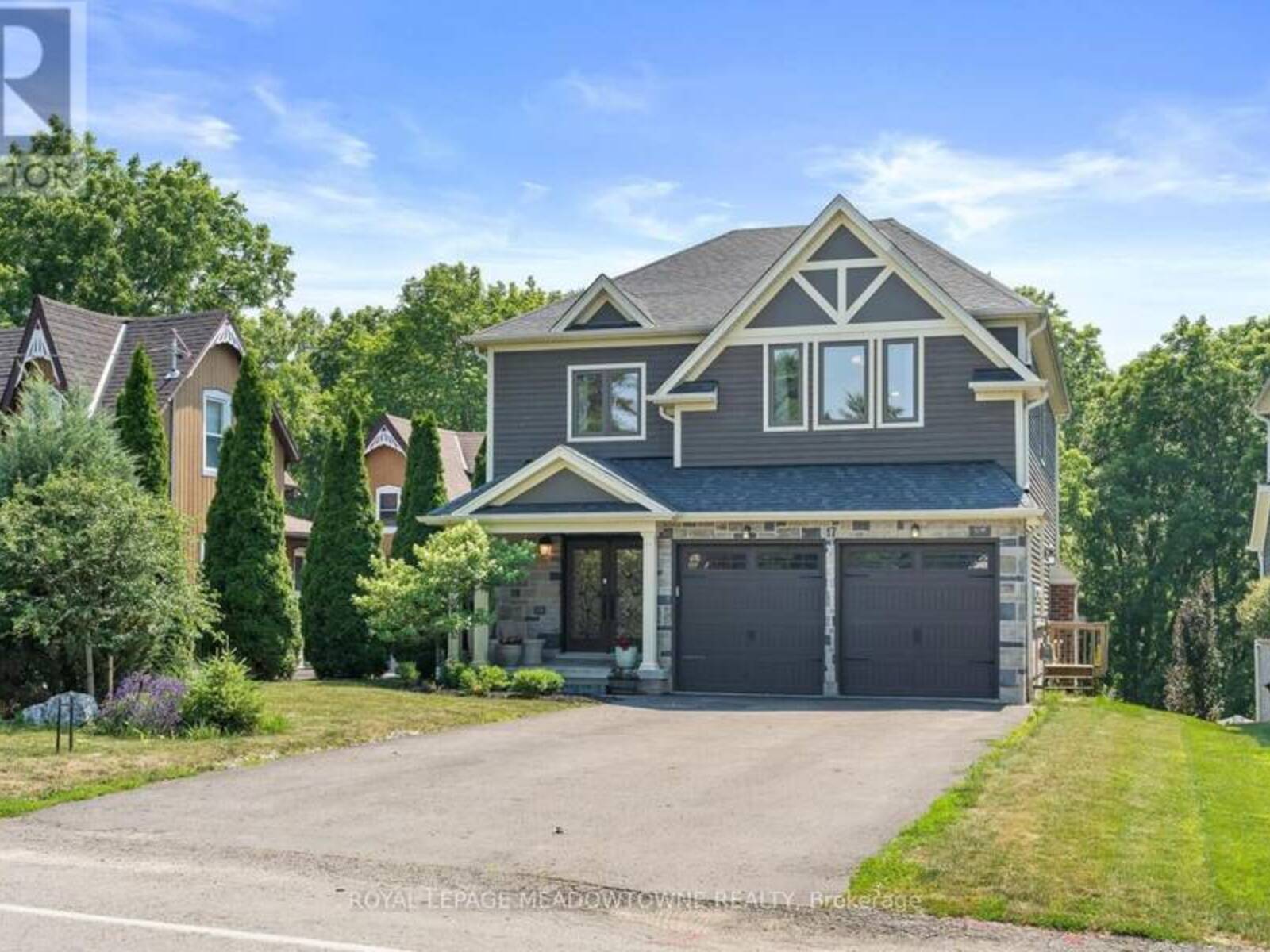 17 ONTARIO STREET, Halton Hills, Ontario L7G 3K5
