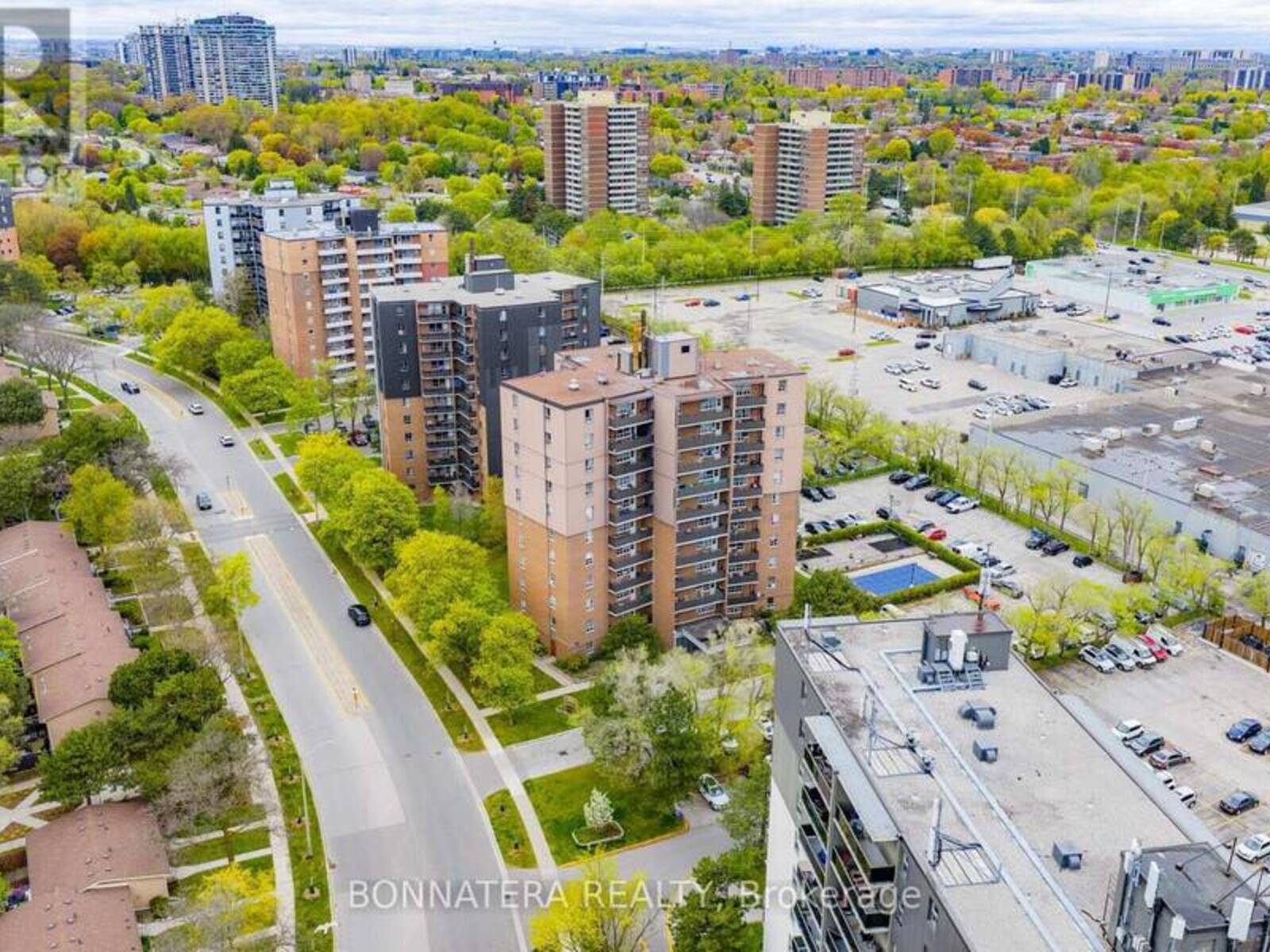 905 - 3065 QUEEN FREDERICA DRIVE, Mississauga, Ontario L4Y 3A3