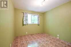 915 VINDIN STREET | Midland Ontario | Slide Image Fifteen