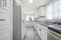 1 MCCUAIG COURT | Barrie Ontario | Slide Image Twelve