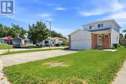 1 MCCUAIG COURT | Barrie Ontario | Slide Image Four