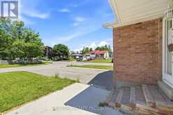 1 MCCUAIG COURT | Barrie Ontario | Slide Image Five