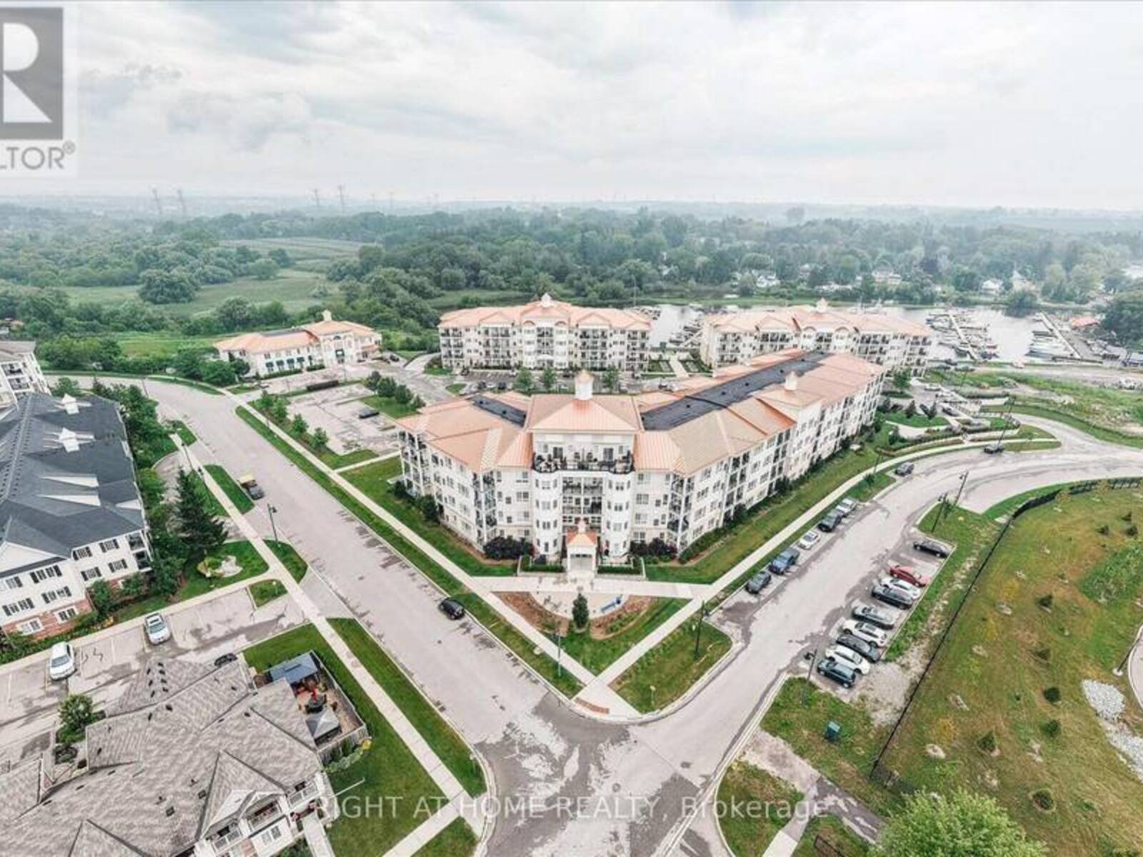 321 - 50 LAKEBREEZE DRIVE, Clarington, Ontario L1B 0V9