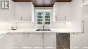 25 GUINEVERE COURT | Richmond Hill Ontario | Slide Image Seventeen