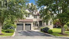 25 GUINEVERE COURT | Richmond Hill Ontario | Slide Image Two