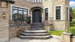 25 GUINEVERE COURT | Richmond Hill Ontario | Slide Image Three
