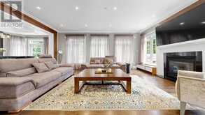 25 GUINEVERE COURT | Richmond Hill Ontario | Slide Image Four