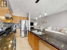 828 KHAN CRESCENT | Mississauga Ontario | Slide Image Fifteen