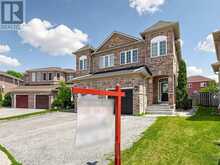 828 KHAN CRESCENT | Mississauga Ontario | Slide Image Three
