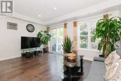 697 LIMPERT TERRACE | Newmarket Ontario | Slide Image Eleven