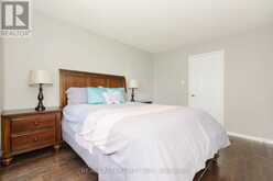 697 LIMPERT TERRACE | Newmarket Ontario | Slide Image Sixteen