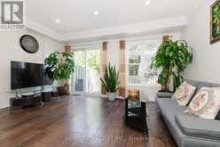697 LIMPERT TERRACE | Newmarket Ontario | Slide Image Eight