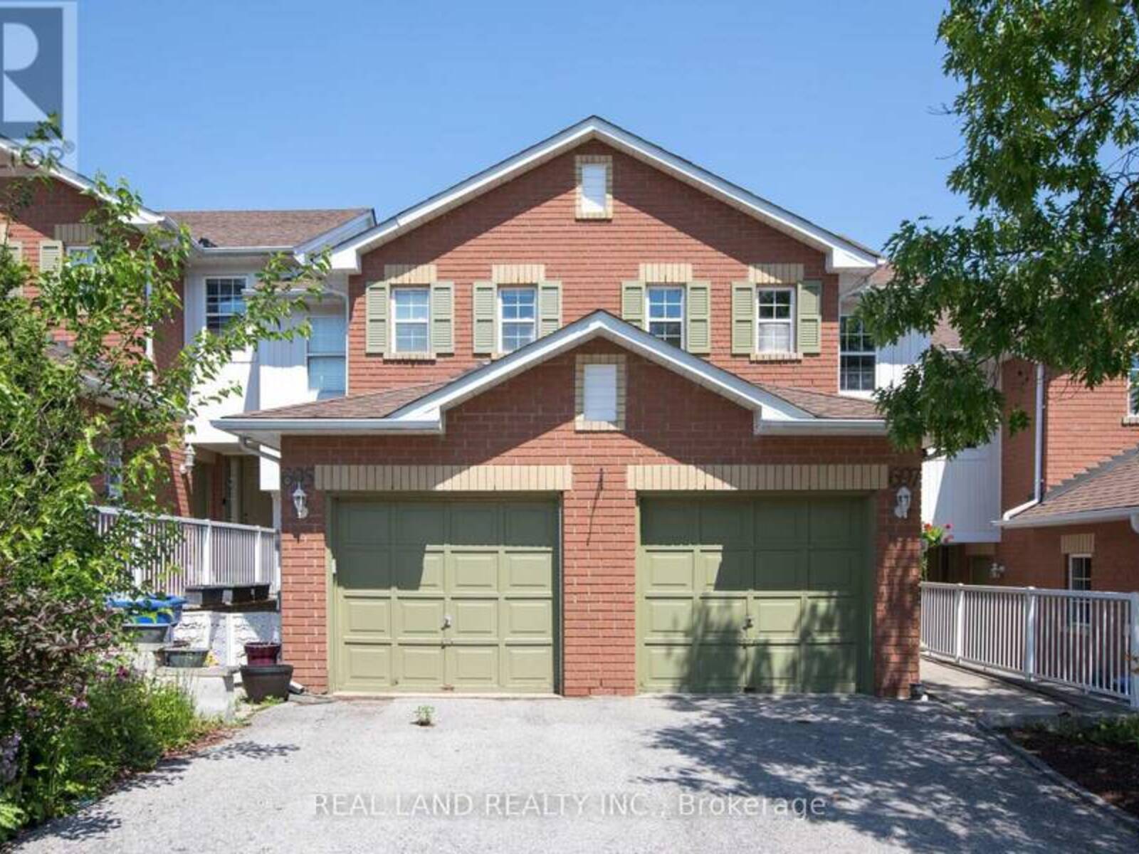 697 LIMPERT TERRACE, Newmarket, Ontario L3Y 8R2