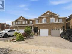 16 PIAZZA CRESCENT Vaughan Ontario, L4H 2C8