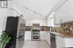 16 PIAZZA CRESCENT | Vaughan Ontario | Slide Image Eleven