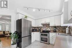 16 PIAZZA CRESCENT | Vaughan Ontario | Slide Image Twelve