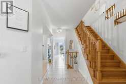 16 PIAZZA CRESCENT | Vaughan Ontario | Slide Image Six