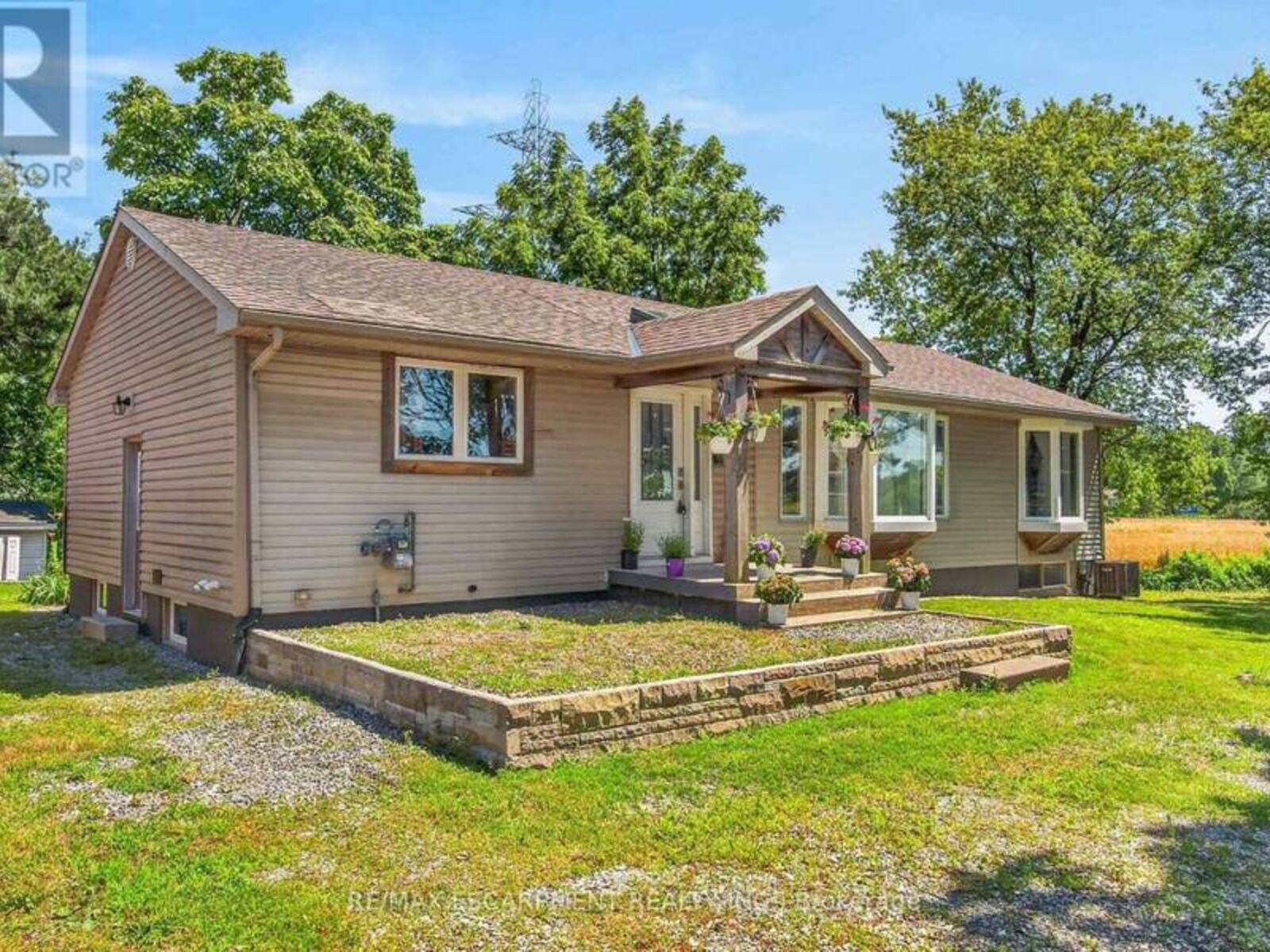 129 ALDERCREST AVENUE, Hamilton, Ontario L9B 1L3