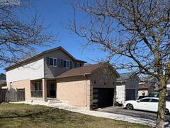 40 ALDERSON DRIVE Cambridge Ontario, N3C 4C5