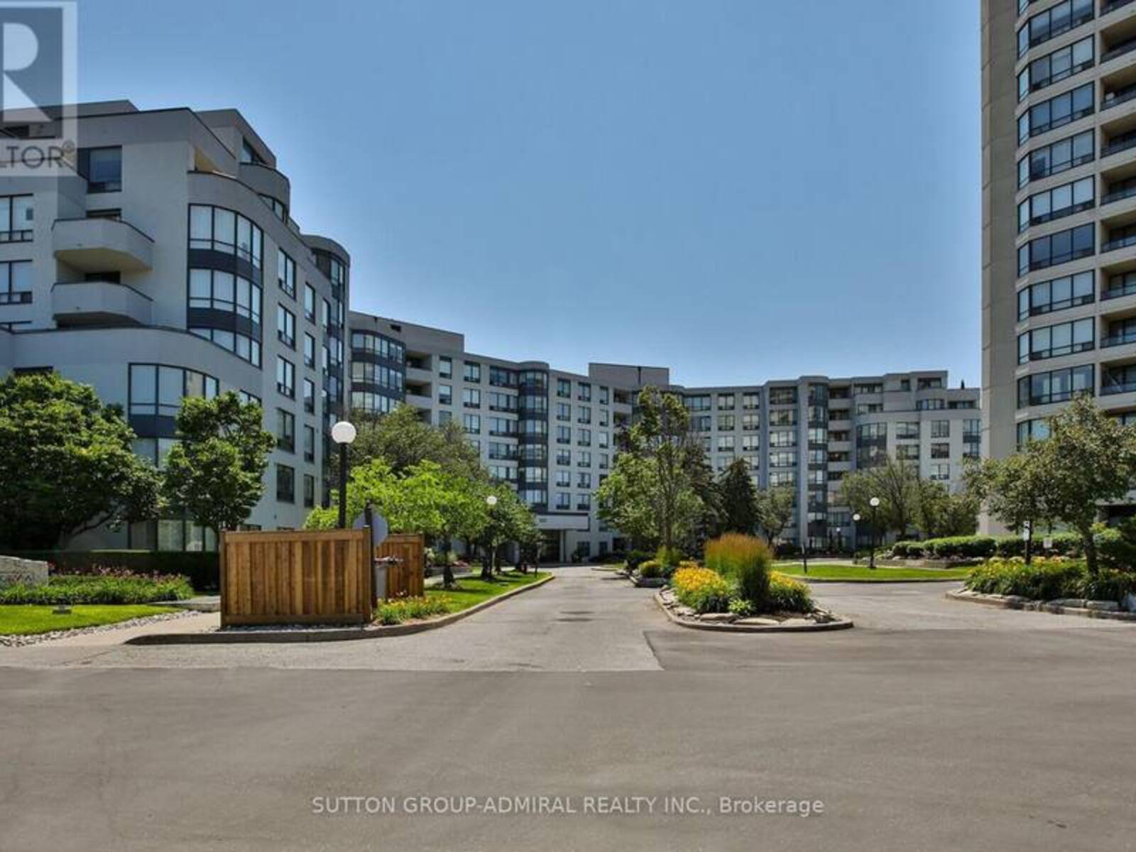 106 - 333 CLARK AVENUE W, Vaughan, Ontario L4J 7K4