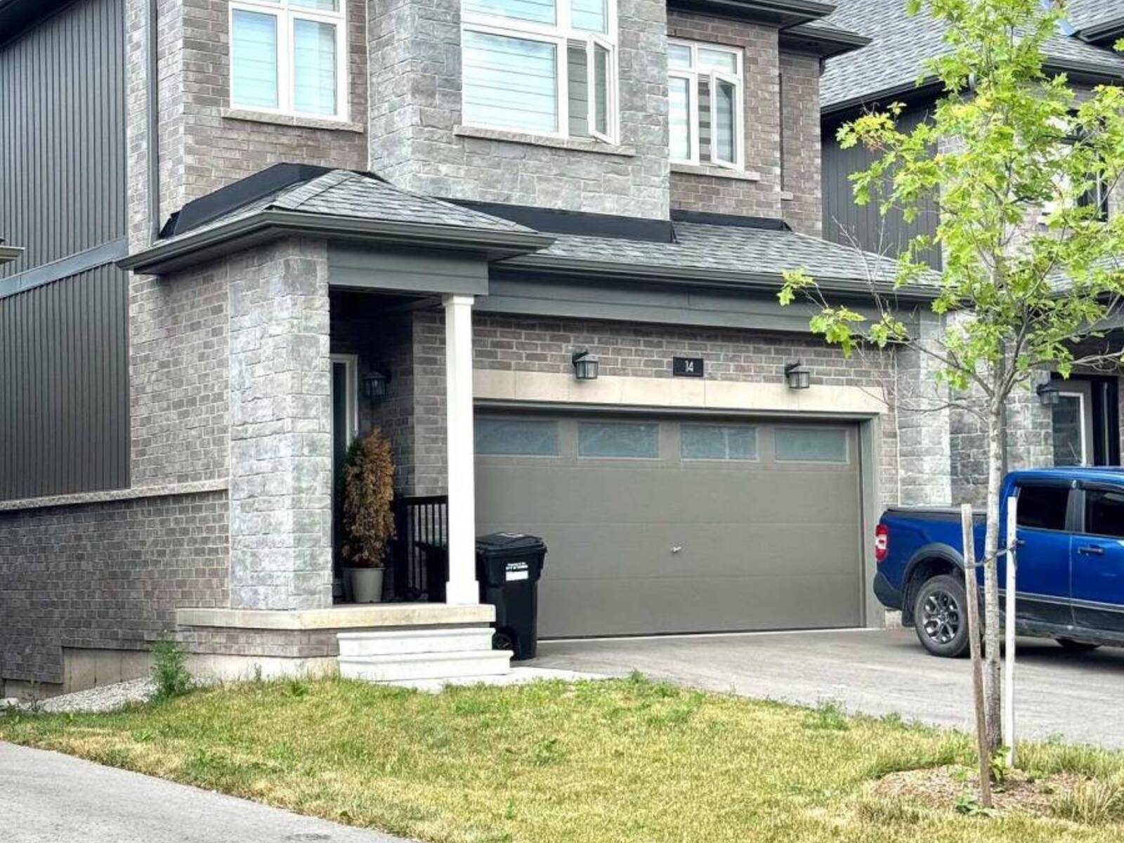 14 BARNYARD TRAIL, Barrie, Ontario L9J 0T4