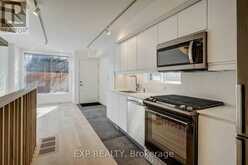 452 MONTROSE AVENUE | Toronto Ontario | Slide Image Nineteen