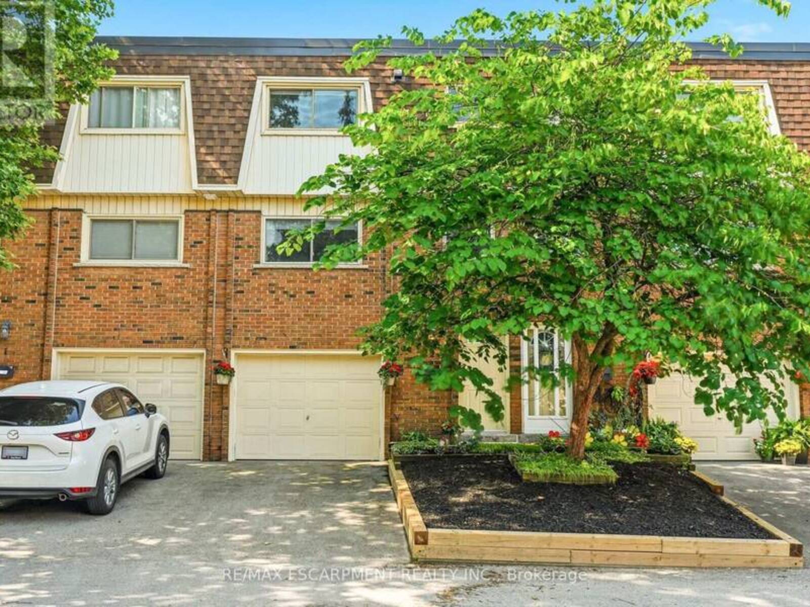 2 - 125 BONAVENTURE DRIVE, Hamilton, Ontario L9C 5Y9