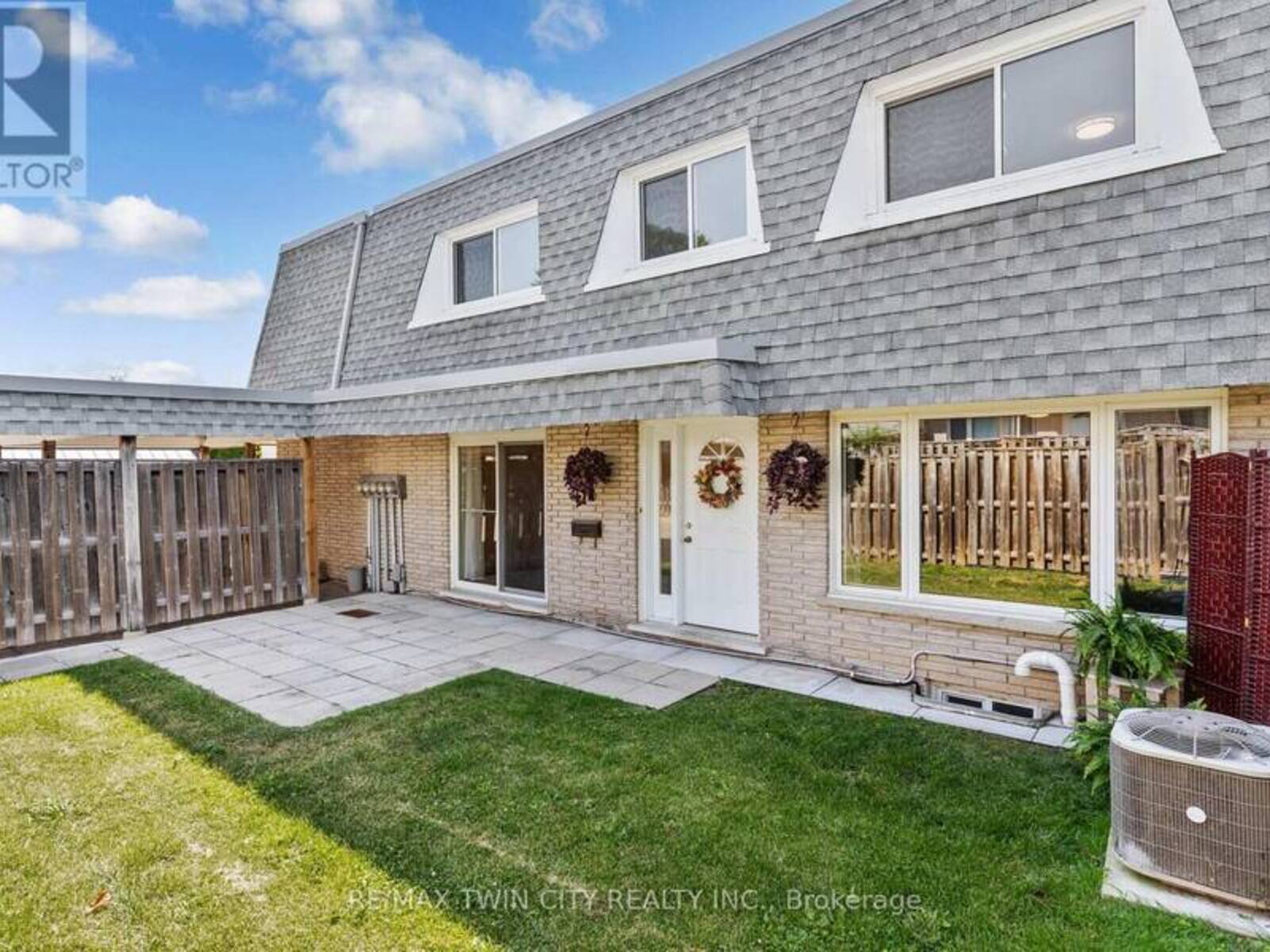 51 - 14 WILLIAMSBURG ROAD, Kitchener, Ontario N2E 1W1