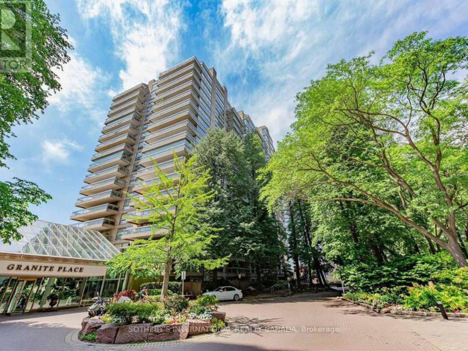 1801 - 63 ST CLAIR AVENUE W, Toronto, Ontario M4V 2Y9