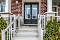 12 HEARTHWOOD GATE | Whitchurch-Stouffville Ontario | Slide Image Two