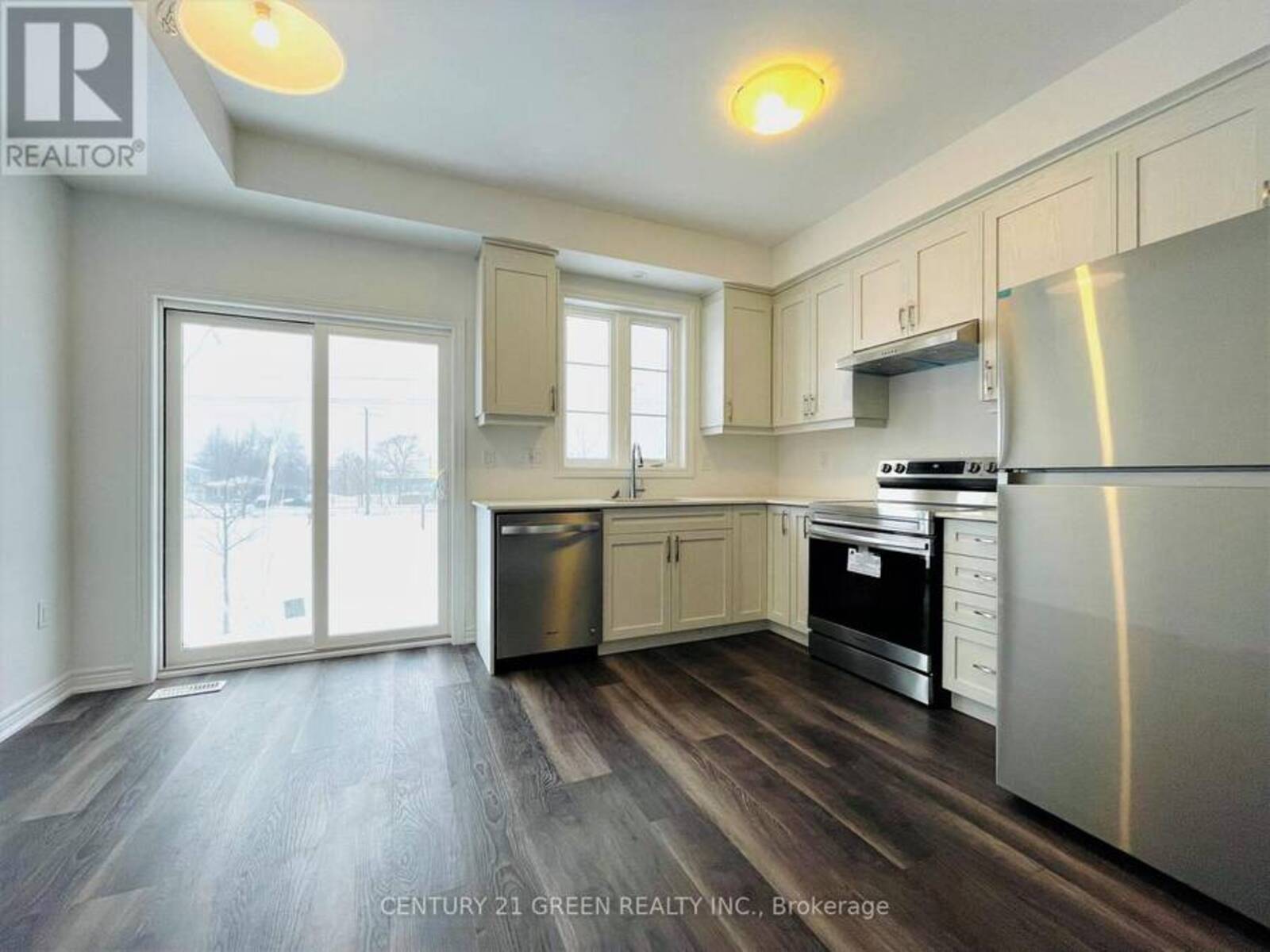 11 - 575 WOODWARD AVENUE, Hamilton, Ontario L8H 0B3