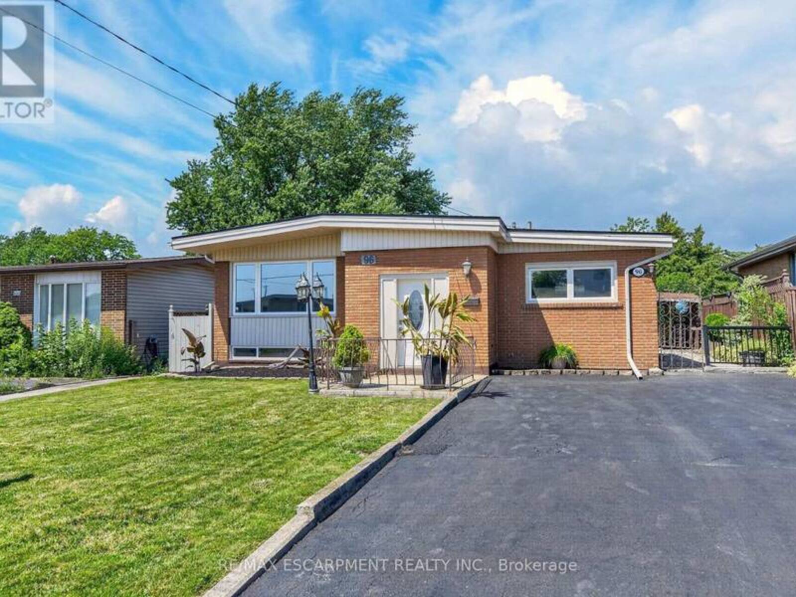 96 FIELDING CRESCENT, Hamilton, Ontario L8V 2P5