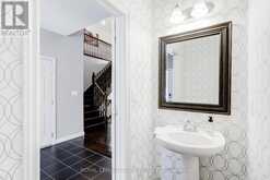 7 KINSMAN DRIVE | Binbrook Ontario | Slide Image Four