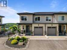 21 HORIZON LANE | Huntsville Ontario | Slide Image Two