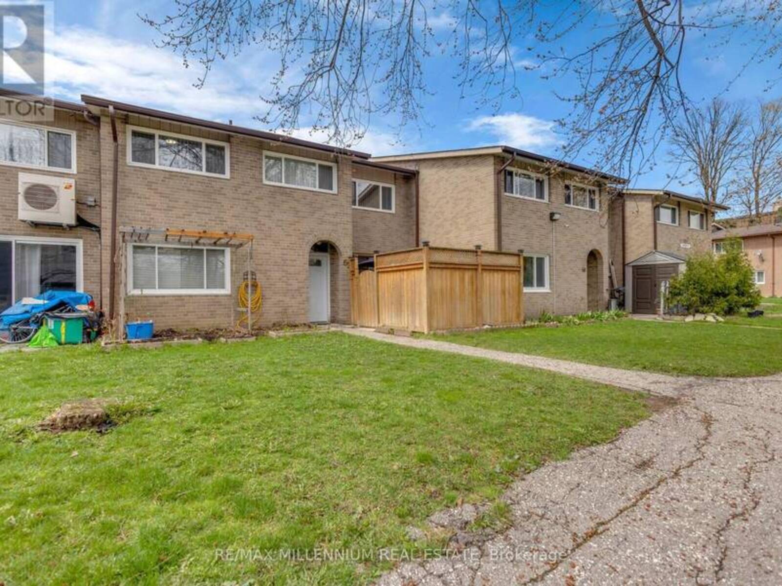 62 - 79 DRIFTWOOD AVENUE, Toronto, Ontario M3N 2M7