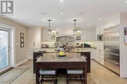 25 QUEENSBOROUGH CRESCENT | Toronto Ontario | Slide Image Thirteen