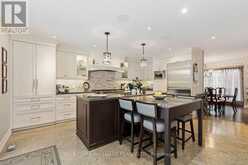 25 QUEENSBOROUGH CRESCENT | Toronto Ontario | Slide Image Nine