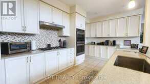 12 PLOWRIGHT ROAD | Springwater Ontario | Slide Image Eleven