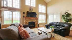 12 PLOWRIGHT ROAD | Springwater Ontario | Slide Image Seven