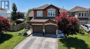 34 KILDONAN CRESCENT | Hamilton Ontario | Slide Image Three