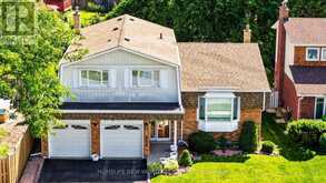 59 KILCHURN CASTLE DRIVE | Toronto Ontario | Slide Image Four