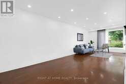 31 FRANKTON CRESCENT | Toronto Ontario | Slide Image Eight