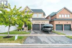 62 BROOKVIEW DRIVE | Bradford West Gwillimbury Ontario | Slide Image Two