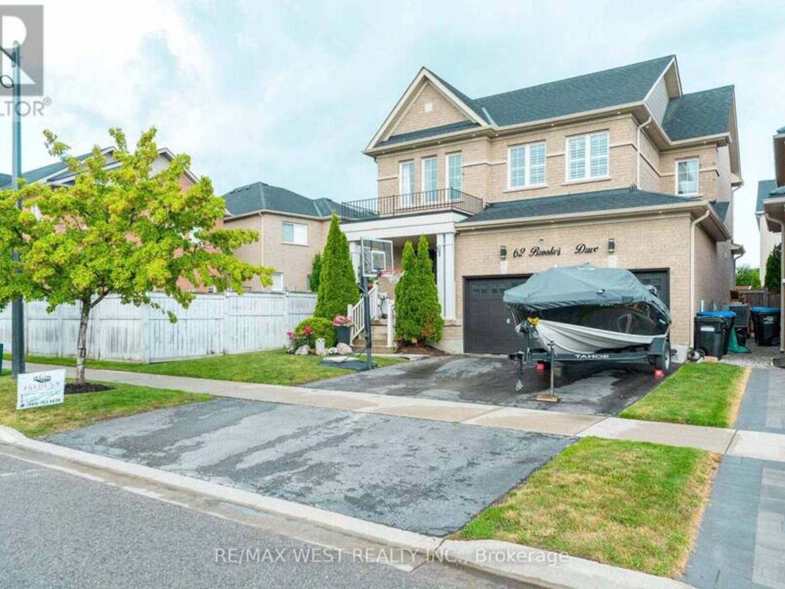 62 BROOKVIEW DRIVE, Bradford West Gwillimbury, Ontario L3Z 0S5