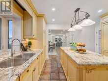 17 SLEEPY HOLLOW LANE | Whitchurch-Stouffville Ontario | Slide Image Thirteen