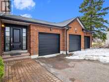 17 SLEEPY HOLLOW LANE | Whitchurch-Stouffville Ontario | Slide Image Forty-seven