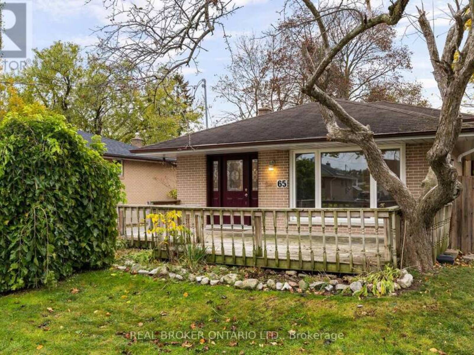 65 OTTAWAY AVENUE, Barrie, Ontario L4M 2X1