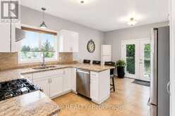 16 DOWNING STREET | Binbrook Ontario | Slide Image Eight