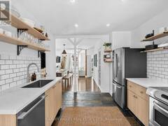 14 MANITOBA STREET Toronto Ontario, M8Y 1C7